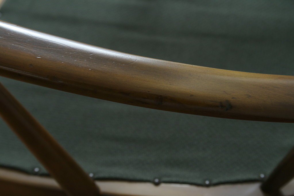 イギリスビンテージ　ERCOL(アーコール)　贅沢な一人の時間におすすめの1人掛けソファ　(R-063035)