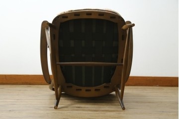 イギリスビンテージ　ERCOL(アーコール)　贅沢な一人の時間におすすめの1人掛けソファ　(R-063035)