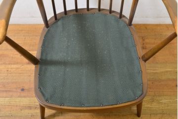 イギリスビンテージ　ERCOL(アーコール)　贅沢な一人の時間におすすめの1人掛けソファ(ヴィンテージ、一人掛け、チェア、椅子、アームチェア、英国、北欧)(R-063036)