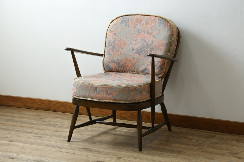イギリスビンテージ　ERCOL(アーコール)　贅沢な一人の時間におすすめの1人掛けソファ　(R-063036)