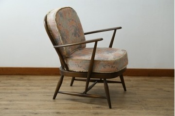 イギリスビンテージ　ERCOL(アーコール)　贅沢な一人の時間におすすめの1人掛けソファ　(R-063036)