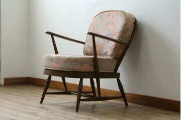 イギリスビンテージ　ERCOL(アーコール)　贅沢な一人の時間におすすめの1人掛けソファ　(R-063036)