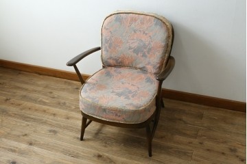 イギリスビンテージ　ERCOL(アーコール)　贅沢な一人の時間におすすめの1人掛けソファ　(R-063036)