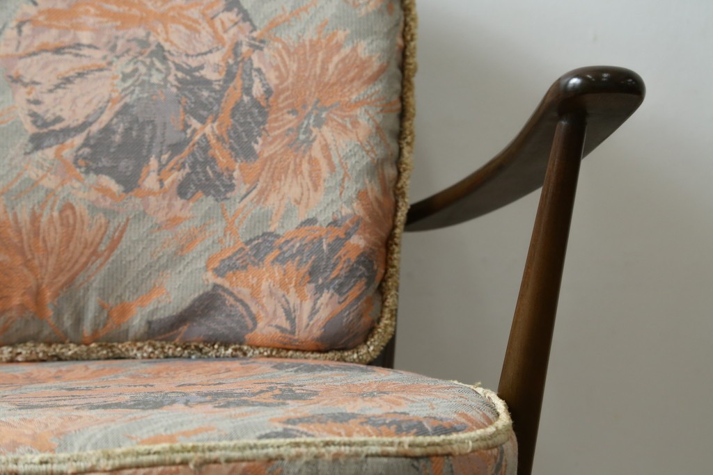 イギリスビンテージ　ERCOL(アーコール)　贅沢な一人の時間におすすめの1人掛けソファ　(R-063036)