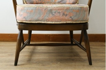 イギリスビンテージ　ERCOL(アーコール)　贅沢な一人の時間におすすめの1人掛けソファ　(R-063036)