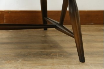 イギリスビンテージ　ERCOL(アーコール)　贅沢な一人の時間におすすめの1人掛けソファ　(R-063036)