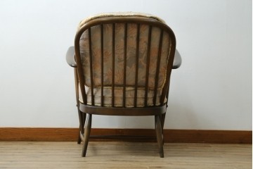 イギリスビンテージ　ERCOL(アーコール)　贅沢な一人の時間におすすめの1人掛けソファ　(R-063036)