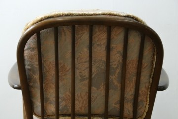 イギリスビンテージ　ERCOL(アーコール)　贅沢な一人の時間におすすめの1人掛けソファ　(R-063036)