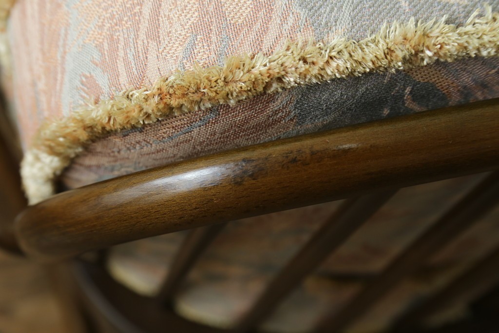 イギリスビンテージ　ERCOL(アーコール)　贅沢な一人の時間におすすめの1人掛けソファ　(R-063036)