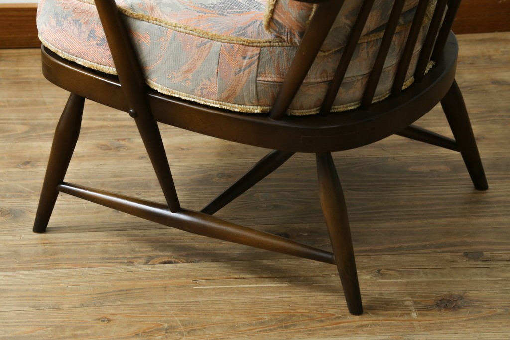 イギリスビンテージ　ERCOL(アーコール)　贅沢な一人の時間におすすめの1人掛けソファ　(R-063036)