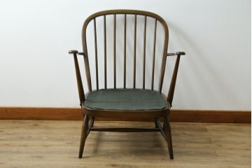 イギリスビンテージ　ERCOL(アーコール)　贅沢な一人の時間におすすめの1人掛けソファ　(R-063036)