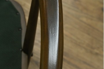 イギリスビンテージ　ERCOL(アーコール)　贅沢な一人の時間におすすめの1人掛けソファ　(R-063036)