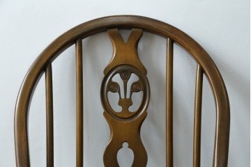 イギリスアンティーク　ERCOL(アーコール)　クッション付き　アザミの透かし彫りが上品な印象を与えるシスルバックチェア2脚セット　(R-063037)