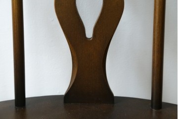 イギリスアンティーク　ERCOL(アーコール)　クッション付き　アザミの透かし彫りが上品な印象を与えるシスルバックチェア2脚セット　(R-063037)