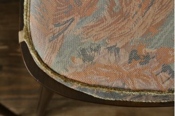 イギリスアンティーク　ERCOL(アーコール)　クッション付き　アザミの透かし彫りが上品な印象を与えるシスルバックチェア2脚セット　(R-063037)