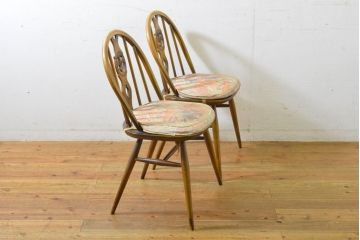 イギリスアンティーク　ERCOL(アーコール)　クッション付き　アザミの透かし彫りが上品な印象を与えるシスルバックチェア2脚セット(椅子、ダイニングチェア、板座チェア、イス、バラ売り可能)(R-063037)