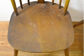 イギリスアンティーク　ERCOL(アーコール)　クッション付き　アザミの透かし彫りが上品な印象を与えるシスルバックチェア2脚セット(椅子、ダイニングチェア、板座チェア、イス、バラ売り可能)(R-063037)