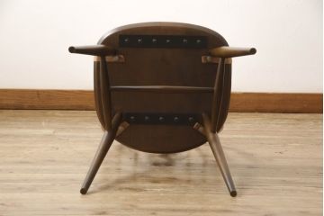 イギリスアンティーク　ERCOL(アーコール)　クッション付き　アザミの透かし彫りが上品な印象を与えるシスルバックチェア(椅子、ダイニングチェア、板座チェア、イス)(R-063038)