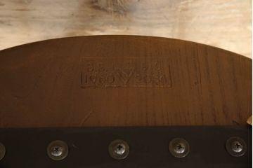 イギリスアンティーク　ERCOL(アーコール)　クッション付き　アザミの透かし彫りが上品な印象を与えるシスルバックチェア(椅子、ダイニングチェア、板座チェア、イス)(R-063038)