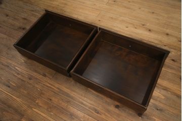 中古　美品　オランダ　高級海外輸入家具　特大!　オーク材　重厚感ある佇まいのワードローブキャビネット(戸棚、収納棚、洋服タンス)(R-063042)