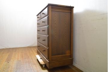中古　美品　北海道旭川家具　山室家具製作所　砂田充敏 作　オーク材　タイルトップがアクセントのチェスト(洋服タンス、引き出し)(定価約25万円)(R-063044)