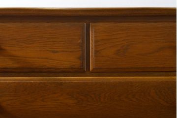 中古　美品　北海道旭川家具　山室家具製作所　砂田充敏 作　オーク材　タイルトップがアクセントのチェスト(洋服タンス、引き出し)(定価約25万円)(R-063044)