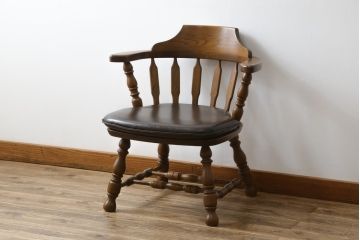 和製ビンテージ　高島屋　ナラ材　座面低め　本革クッション付き!男前な雰囲気漂うスモーカーズボウチェア(板座チェア、ダイニングチェア、アームチェア、椅子、イス、ヴィンテージ、レザー)(R-063046)
