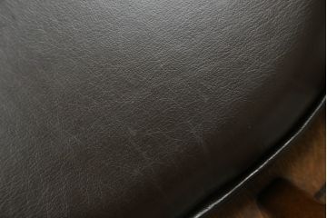 和製ビンテージ　高島屋　ナラ材　座面低め　本革クッション付き!男前な雰囲気漂うスモーカーズボウチェア(板座チェア、ダイニングチェア、アームチェア、椅子、イス、ヴィンテージ、レザー)(R-063046)