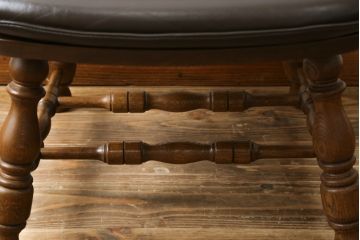和製ビンテージ　高島屋　ナラ材　座面低め　本革クッション付き!男前な雰囲気漂うスモーカーズボウチェア(板座チェア、ダイニングチェア、アームチェア、椅子、イス、ヴィンテージ、レザー)(R-063046)