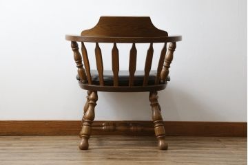 和製ビンテージ　高島屋　ナラ材　座面低め　本革クッション付き!男前な雰囲気漂うスモーカーズボウチェア(板座チェア、ダイニングチェア、アームチェア、椅子、イス、ヴィンテージ、レザー)(R-063046)