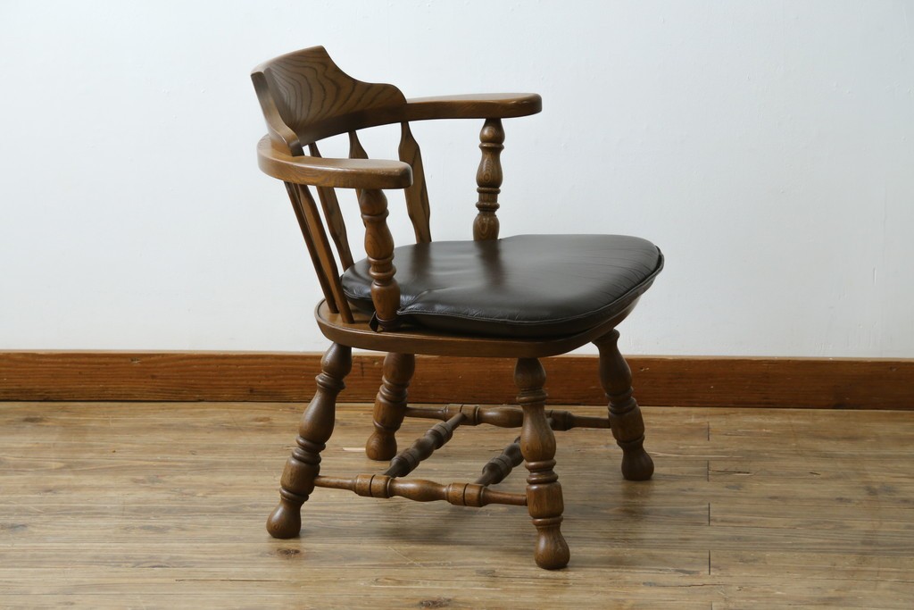 和製ビンテージ　高島屋　ナラ材　座面低め　本革クッション付き!男前な雰囲気漂うスモーカーズボウチェア　(R-063047)