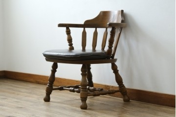 和製ビンテージ　高島屋　ナラ材　座面低め　本革クッション付き!男前な雰囲気漂うスモーカーズボウチェア　(R-063047)