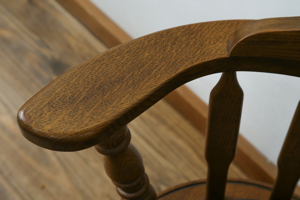 和製ビンテージ　高島屋　ナラ材　座面低め　本革クッション付き!男前な雰囲気漂うスモーカーズボウチェア　(R-063047)