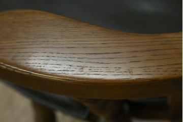 和製ビンテージ　高島屋　ナラ材　座面低め　本革クッション付き!男前な雰囲気漂うスモーカーズボウチェア　(R-063047)