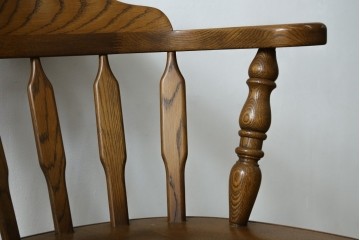 和製ビンテージ　高島屋　ナラ材　座面低め　本革クッション付き!男前な雰囲気漂うスモーカーズボウチェア　(R-063047)