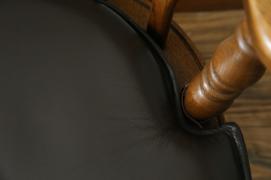 和製ビンテージ　高島屋　ナラ材　座面低め　本革クッション付き!男前な雰囲気漂うスモーカーズボウチェア　(R-063047)