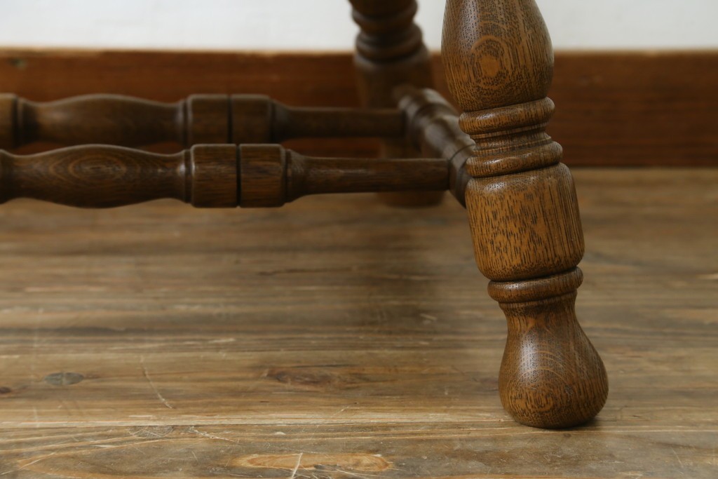 和製ビンテージ　高島屋　ナラ材　座面低め　本革クッション付き!男前な雰囲気漂うスモーカーズボウチェア　(R-063047)