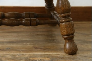 和製ビンテージ　高島屋　ナラ材　座面低め　本革クッション付き!男前な雰囲気漂うスモーカーズボウチェア　(R-063047)