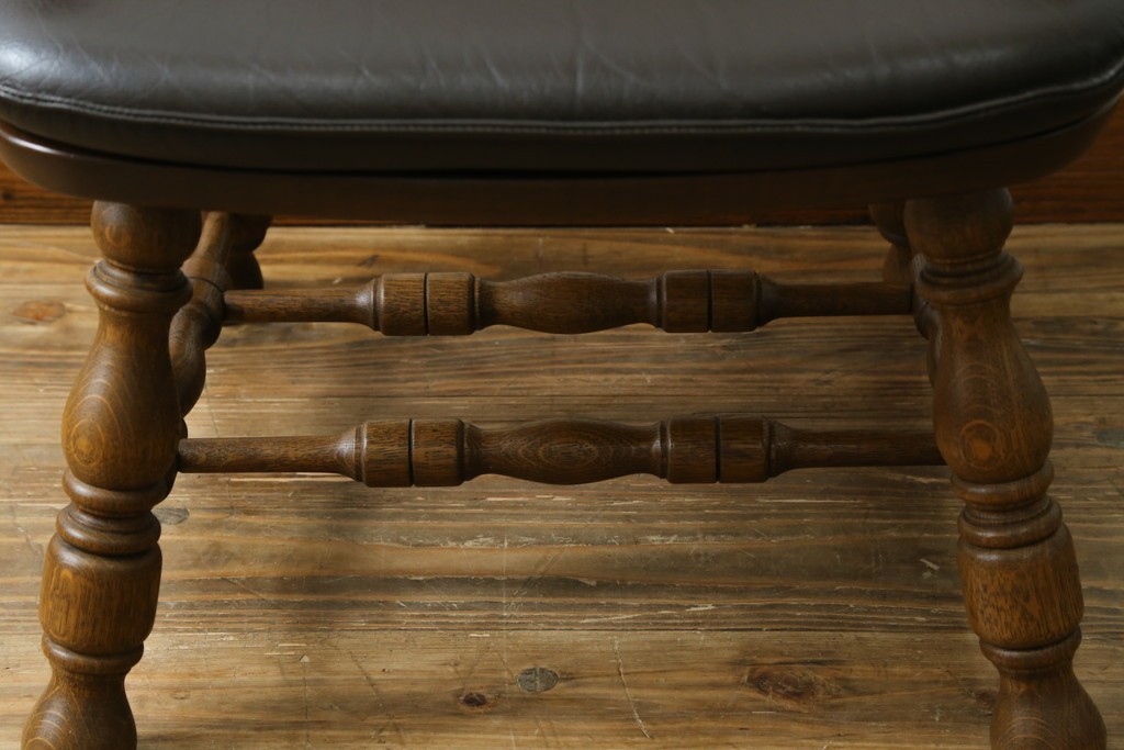 和製ビンテージ　高島屋　ナラ材　座面低め　本革クッション付き!男前な雰囲気漂うスモーカーズボウチェア　(R-063047)