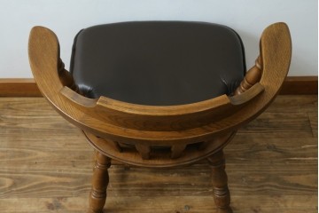和製ビンテージ　高島屋　ナラ材　座面低め　本革クッション付き!男前な雰囲気漂うスモーカーズボウチェア　(R-063047)