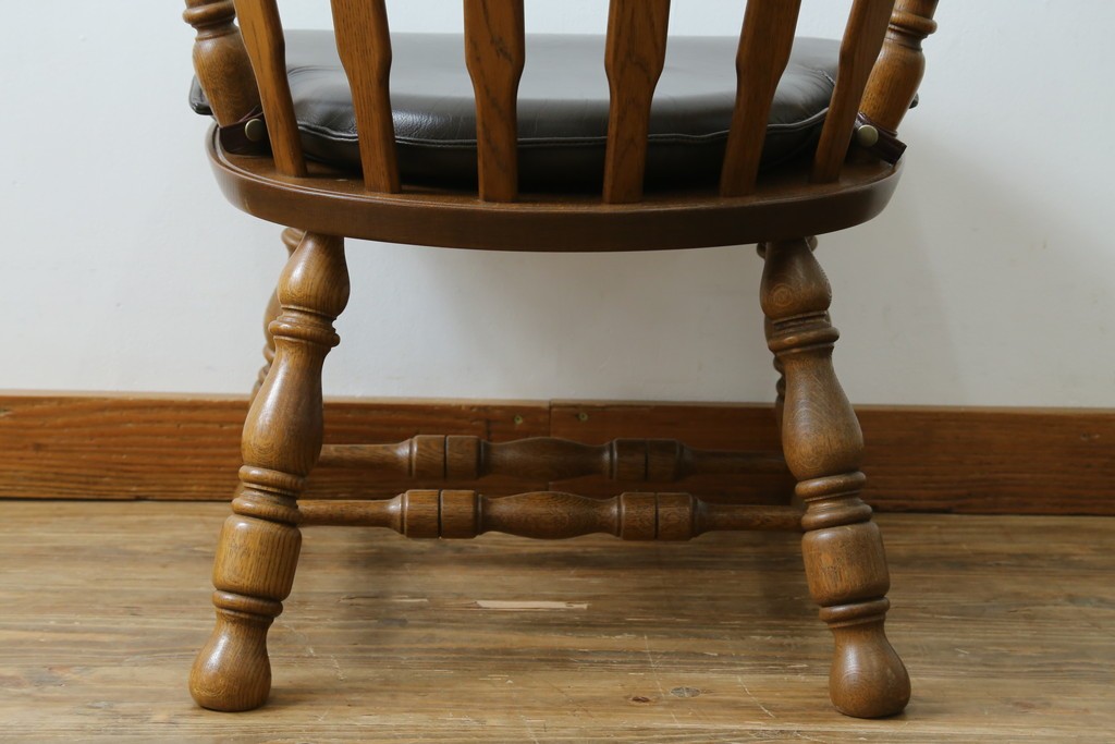 和製ビンテージ　高島屋　ナラ材　座面低め　本革クッション付き!男前な雰囲気漂うスモーカーズボウチェア　(R-063047)