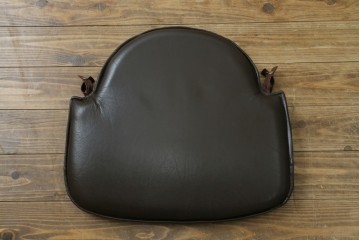 和製ビンテージ　高島屋　ナラ材　座面低め　本革クッション付き!男前な雰囲気漂うスモーカーズボウチェア　(R-063047)