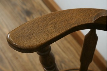 和製ビンテージ　高島屋　ナラ材　座面低め　本革クッション付き!男前な雰囲気漂うスモーカーズボウチェア　(R-063048)