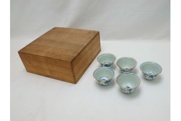  	江戸期　古伊万里　染付　馬文　猪口5点セット(共箱付き、酒器、和食器)(R-063056)
