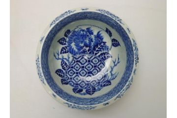  	江戸期　古伊万里　染付　8寸　約24cm　二重角福　花蝶図　波紋　深鉢(八寸、和食器)(R-063059)
