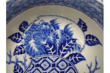  	江戸期　古伊万里　染付　8寸　約24cm　二重角福　花蝶図　波紋　深鉢(八寸、和食器)(R-063059)
