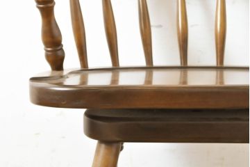 和製ビンテージ　北海道民芸家具　希少な絶版品!!上品でクラシカルな佇まいがお洒落な回転ダイニングチェア(キャプテンチェア、アームチェア、回転イス、椅子、板座チェア、ヴィンテージ)(R-063060)