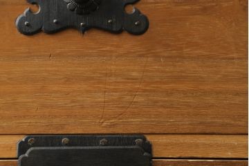 和製アンティーク　美品　前面桐材　和の雰囲気づくりにおすすめの関東衣装箪笥(時代箪笥、衣装箪笥、収納箪笥)(R-063066)