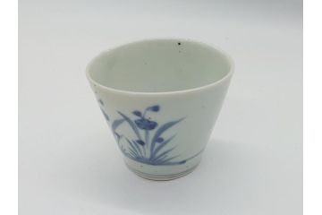江戸期　古伊万里　染付　草花文　蕎麦猪口(並び水仙文、そば猪口、湯呑、和食器)(R-063068)