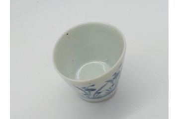 江戸期　古伊万里　染付　草花文　蕎麦猪口(並び水仙文、そば猪口、湯呑、和食器)(R-063068)